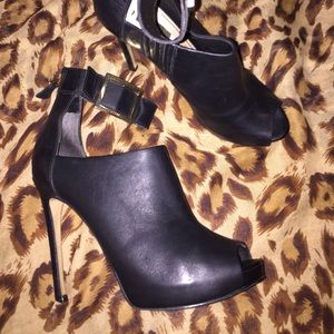 Guess bootie heels.